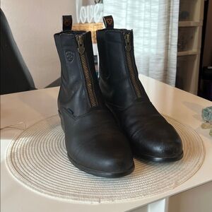 Ariat Heritage Zip Paddock Leather Ankle Riding Boots. Size US 10B.